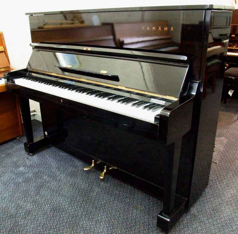 Đàn Piano cơ Yamaha U1D